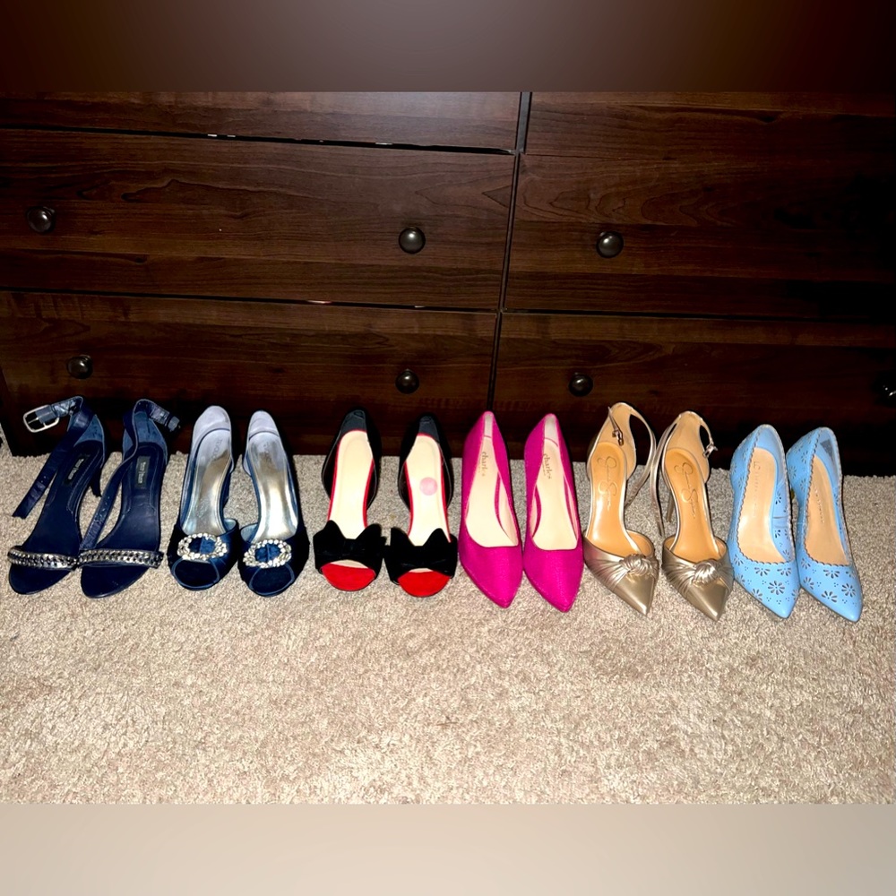 6 pair of heels, size 8 1/2 and 9. The 9s fit like an 8 1/2. 
All new/light wear